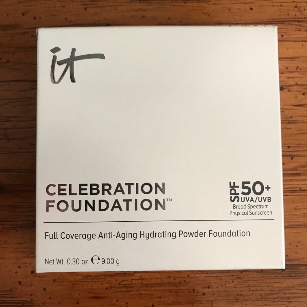 IT Cosmetics Celebration Foundation in Light.